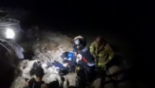 Tekneden suya atlayarak gözlerden kayboldu