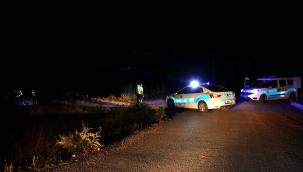 Alkollü kadın araçla polise çarptı