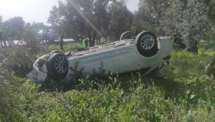 Delice'de trafik kazası otomobil devrildi: 3 yaralı