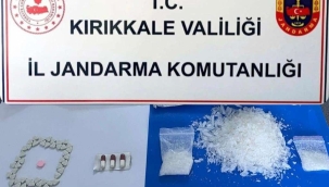 Yol kontrolünde uyuşturucu ile yakalandılar