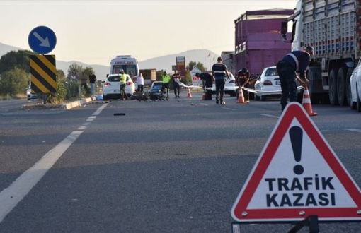 KIRIKKALE'DE BAYRAM TATİLİ YOLUNDA KAZA