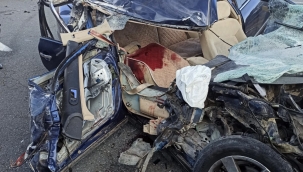 KIRIKKALE'DE KAMYON İLE OTOMOBİL ÇARPIŞTI; 2 KİŞİ HAYATINI KAYBETTİ