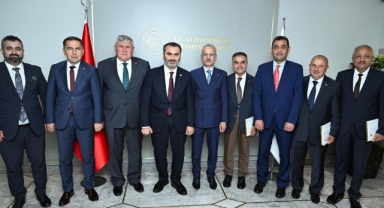 AK PARTİ KIRIKKALE HEYETİ BAKAN URALOĞLU İLE GÖRÜŞTÜ