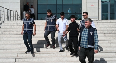 Kız kaçırma planı yaparak taksiciyi gasp eden şüpheliler tutuklandı