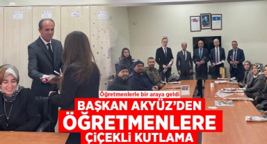 Başkan Akyüz'den öğretmenlere çiçekli kutlama