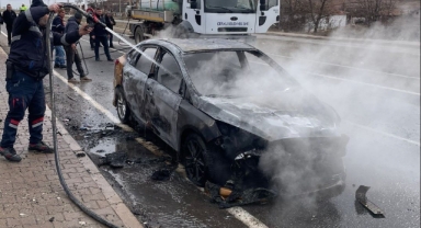 Çerikli'de ticari araç alevlere teslim oldu!
