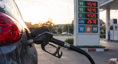 Petrol Çakıldı Ama Sürücüye Müjde Yok: Motorinde 2,95 TL'lik İndirime Eşel Mobil Engeli!