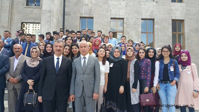 Ak Gençlik mecliste