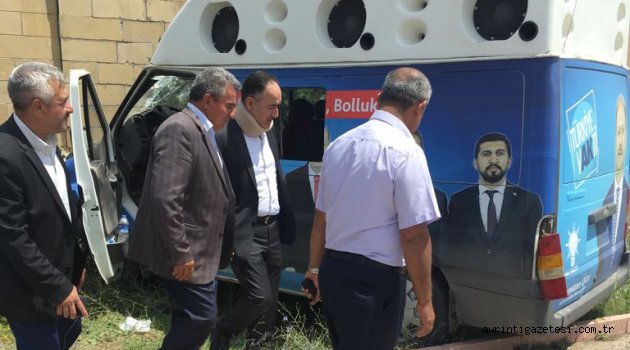 AK PARTİ ARACI KAZA YAPTI