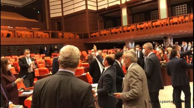 CAN'DAN 3 PARTİYE TEPKİ; ELELE KOLKOLASINIZ