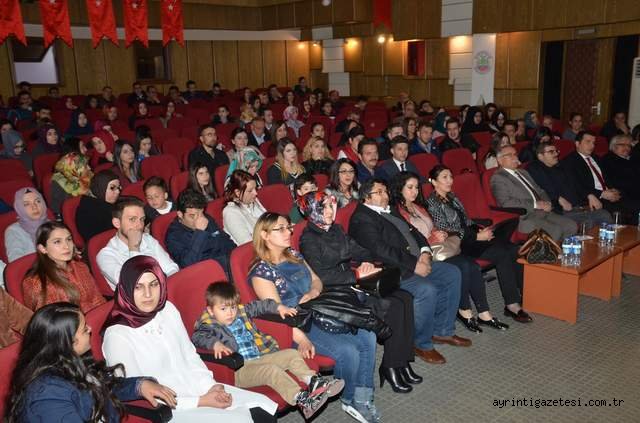 Kültür Merkezinde şiir dinletisi