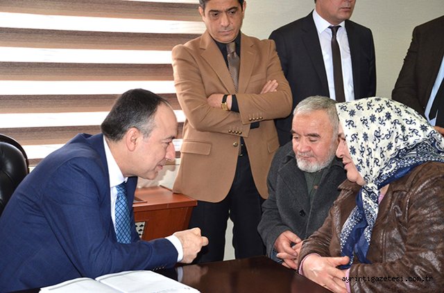 Sorunlarını Makamda Anlattılar