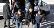 8 kişi gözaltına alındı
