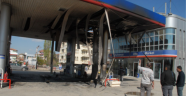 Otomobil Akaryakıt İstasyonundaki Lgp Pompasına Çarptı
