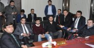 Herkesten sorumlu olan bir gençliğiz