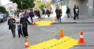 Engellilere boyalı destek