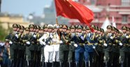 Çin Askerleri Kızıl Meydan'da Boy Gösterdi
