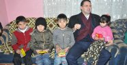Haktankaçmaz, göçmen aileleri ziyaret etti