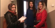 AK GENÇLİK KAPI KAPI GEZİYOR