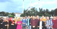 AK Gençlik simit, hurma ve suyla iftar açtı