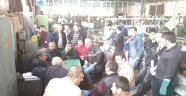 Başkan Öcal işçilerle el ele