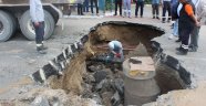 Çöken Yol Korkuttu