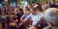 Demokrasi nöbetinde vekil ikramı