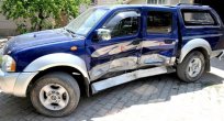 KAMYONET İLE OTOMOBİL ÇARPIŞTI: 2 YARALI