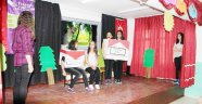 Kötülüklere Değil Bize Sarıl