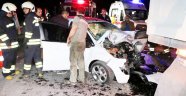 Otomobil hafriyat kamyonuna çarptı: 1 Ölü, 1 Yaralı