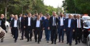 SUNGUR EKİBİNİ TOPLUYOR