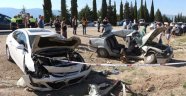 Trafik Kazası 2 Ölü, 4 Yaralı