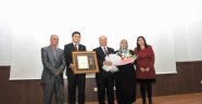 Ülkemiz için büyük yararlılık gösterenlere verilen bir madalyadır