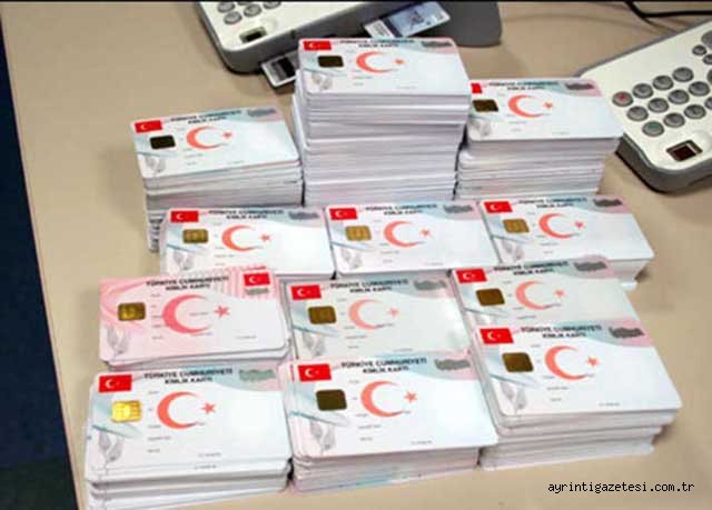 Yeni kimlikler dağıtılıyor