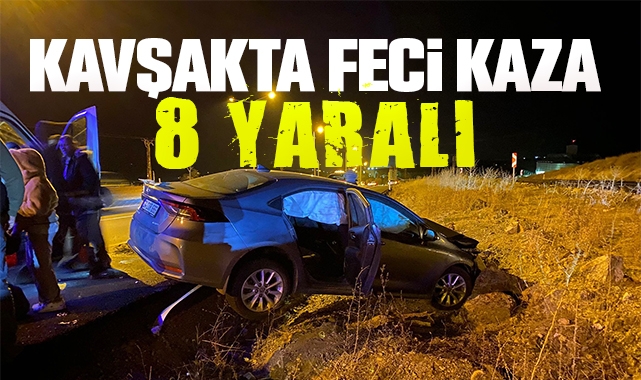 Kavşakta feci kaza: 8 yaralı