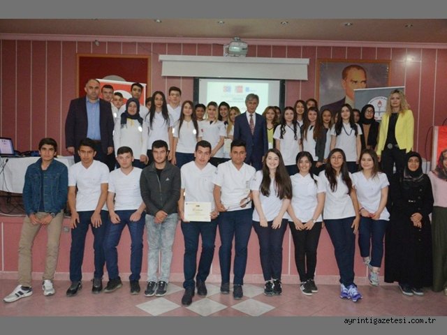Avrupa’da Staj Yapan Öğrenciler Sertifikalarını Aldı