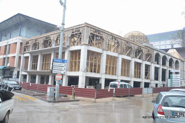 Çarşı cami hızla yükseliyor