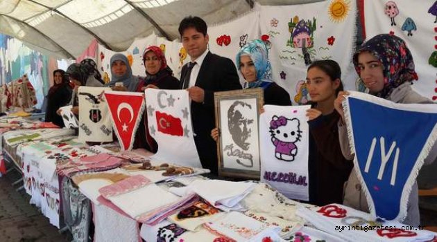 El emeği göz nuru eserlerini sergiliyor