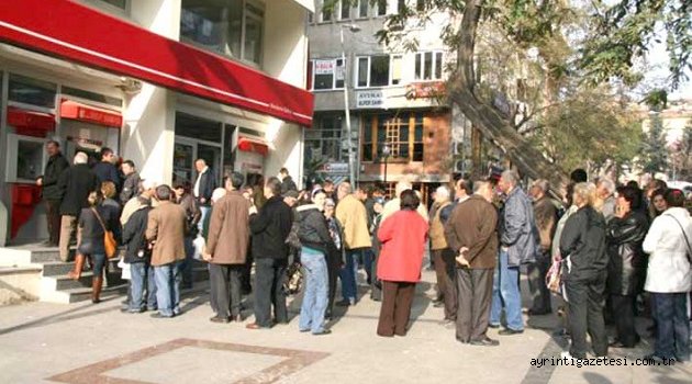 Emeklilere 100 TL'lik zam tasarısı kabul edildi