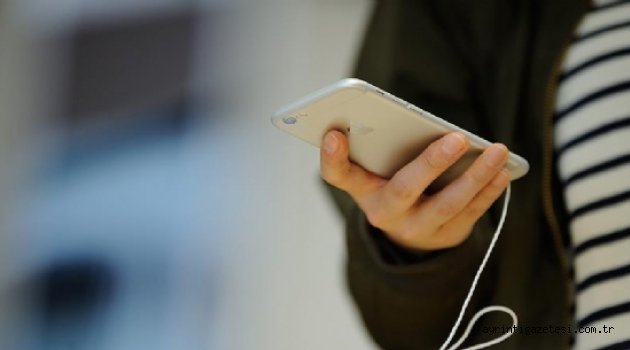 Gençler sosyal medyada en az 3 saat geçiriyor