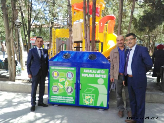 Geri dönüşüm toplama üniteleri yerleştirdi