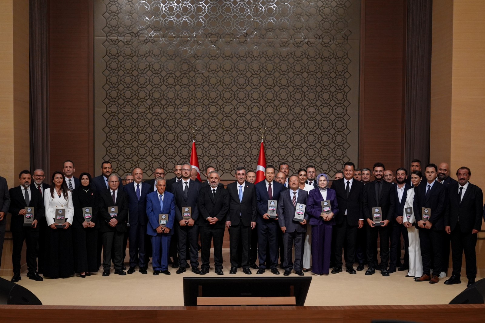 Keskin FM, Anadolu Medya Ödülleri’nde Yılın Yerel Radyosu Seçildi - 1