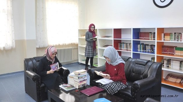 İmam Hatip Lisesi’ne kütüphane açıldı