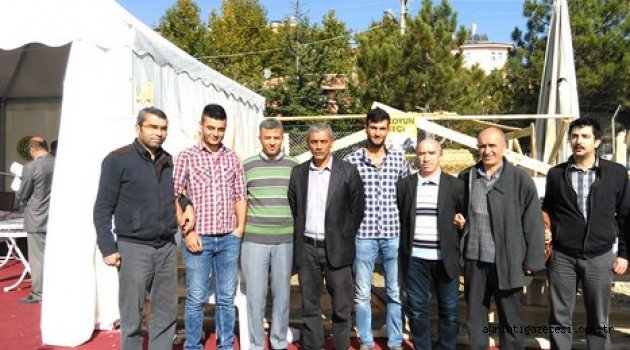 Keskinli çiftçiler Niğde Tarım Fuarı’na gitti