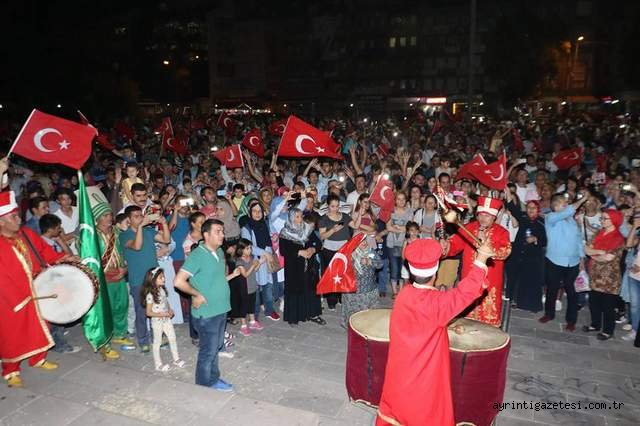 Kırıkkale halkı demokrasiye sahip çıkıyor