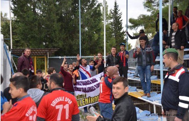 Maçta sürpriz evlilik teklifi