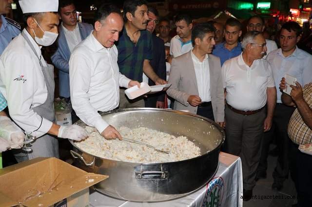 Meydanda olmaya devam edeceğiz