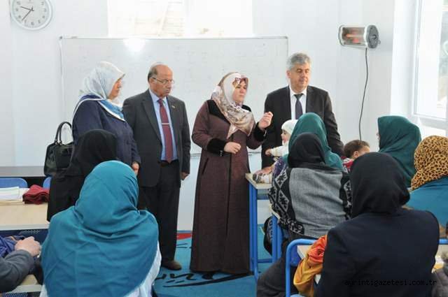 Mülteci çocuklar Kur’an öğreniyor