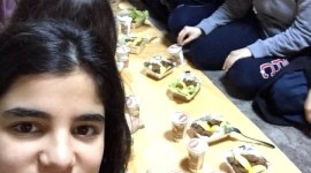 Öğrencilere Ygs Öncesi Çiğköfte Ziyafeti