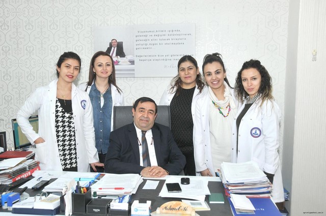Okudukları okulda öğretmen oldular